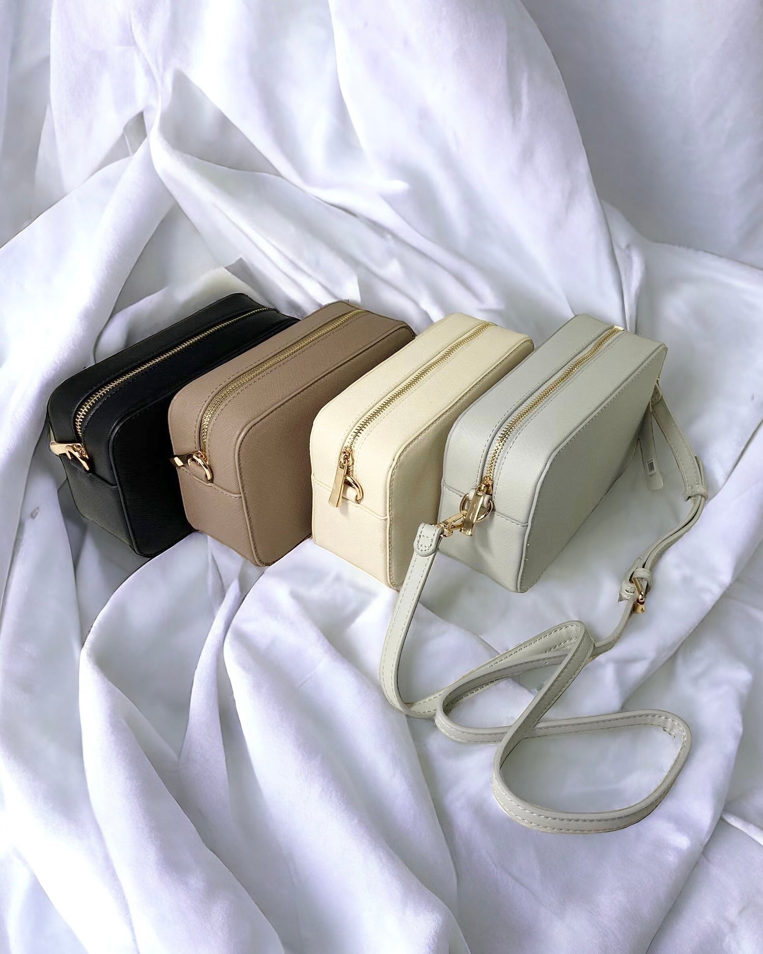 BOUTIQUE CROSS BODY BAG