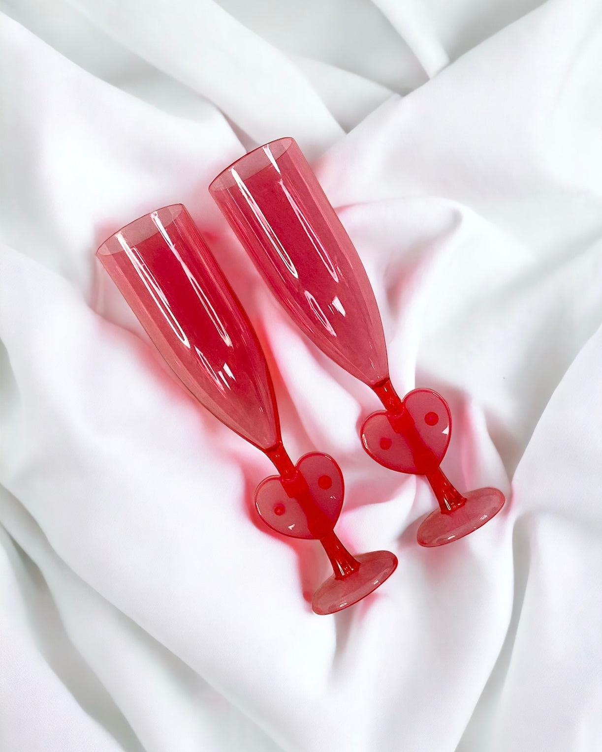 CLEARANCE - PLASTIC HEART FLUTES - PACK OF 2
