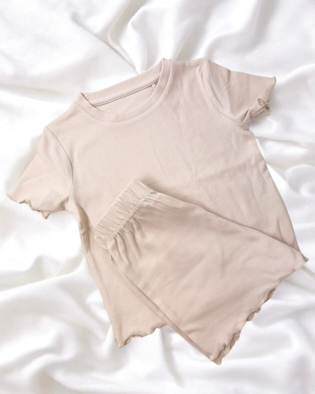 CLEARANCE - NUDE RIBBED T-SHIRT & SHORTS SET