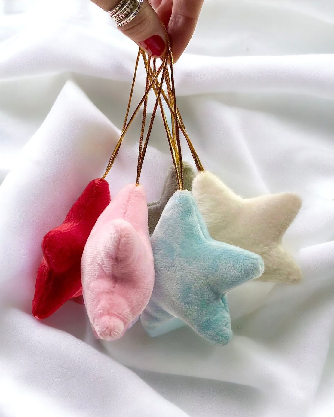 VELVET HANGING STAR DECORATION