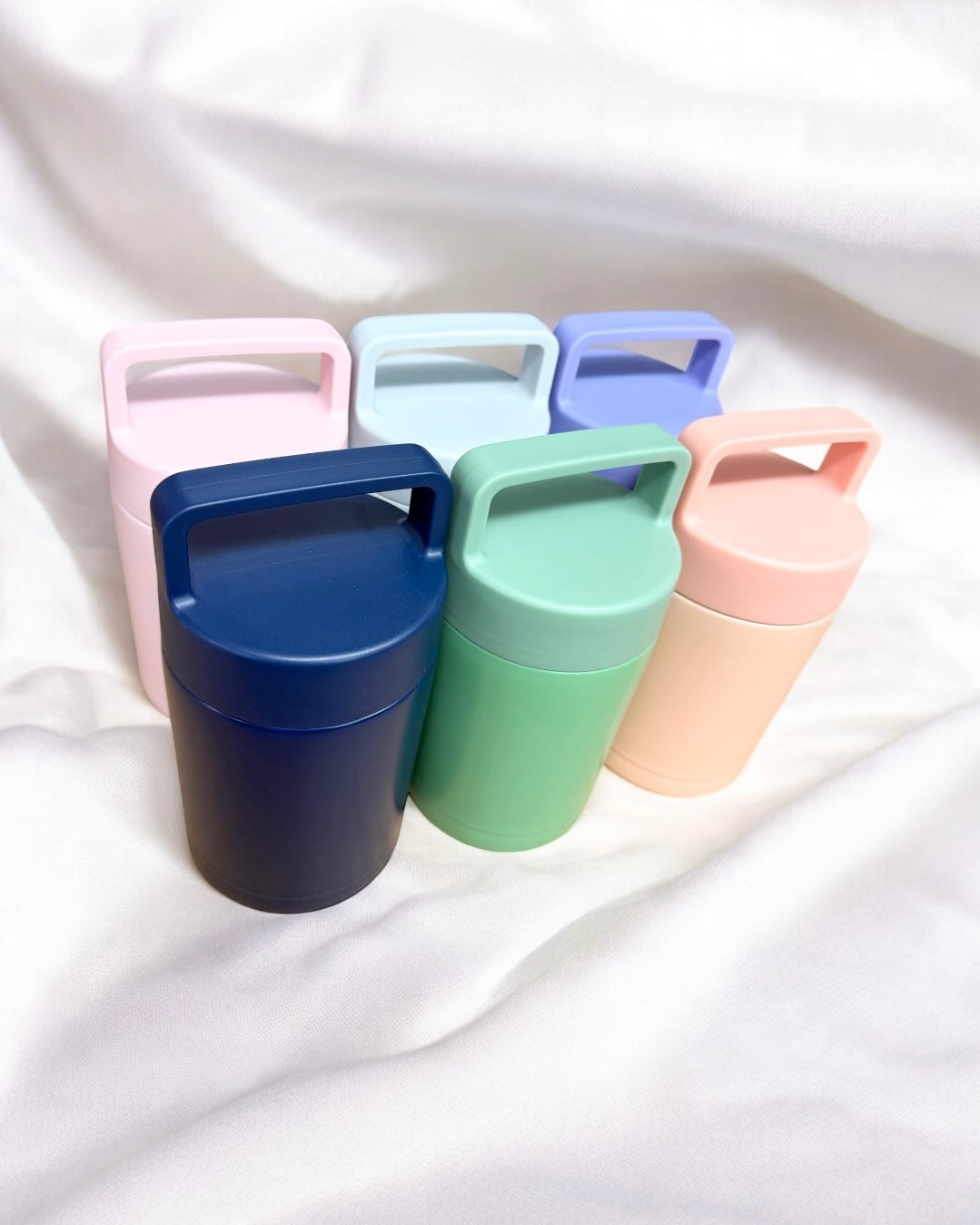 DOUBLE WALLED CONTAINER WITH HANDLE
