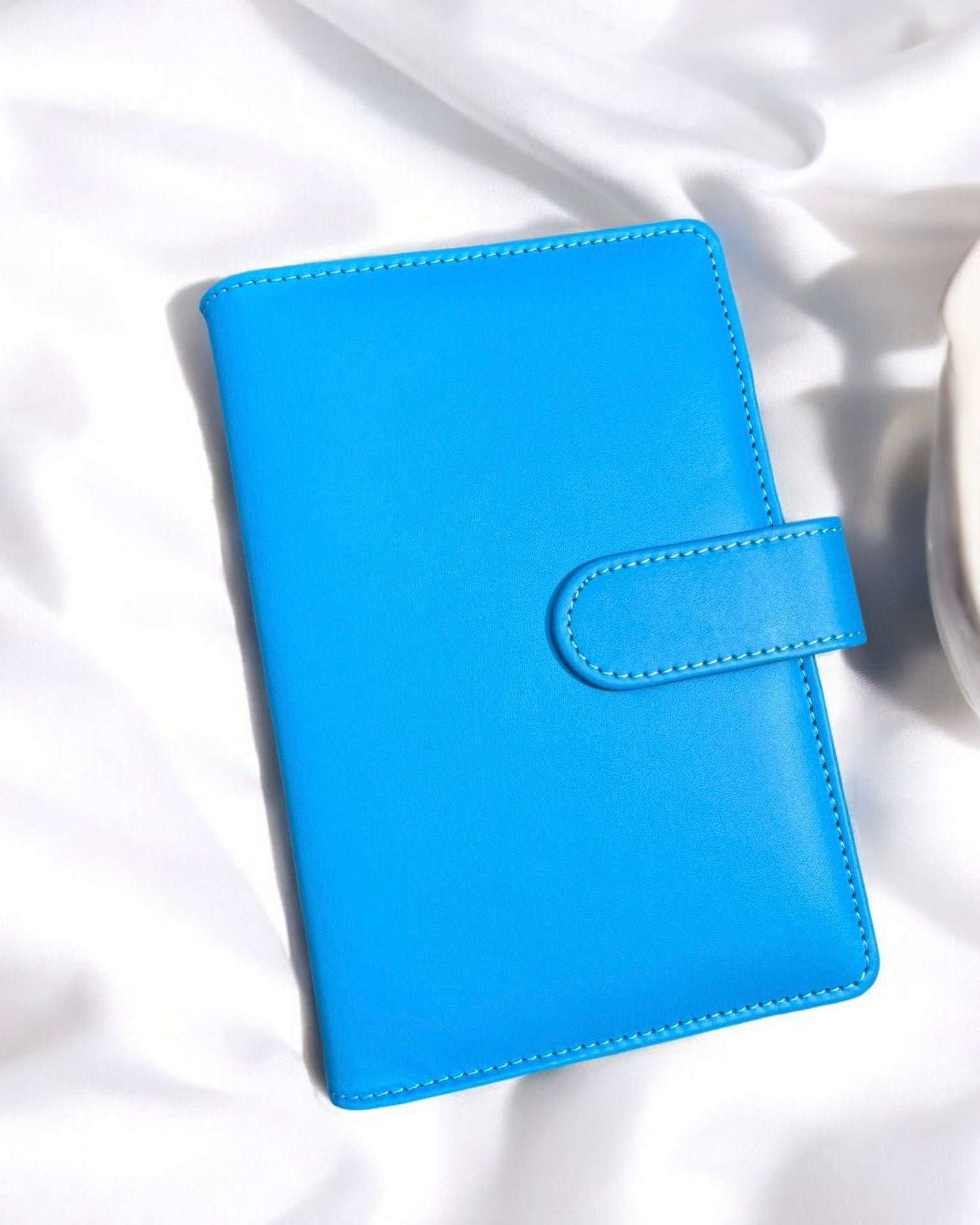 CLEARANCE - A6 SOLID COLOUR BUDGET BINDER