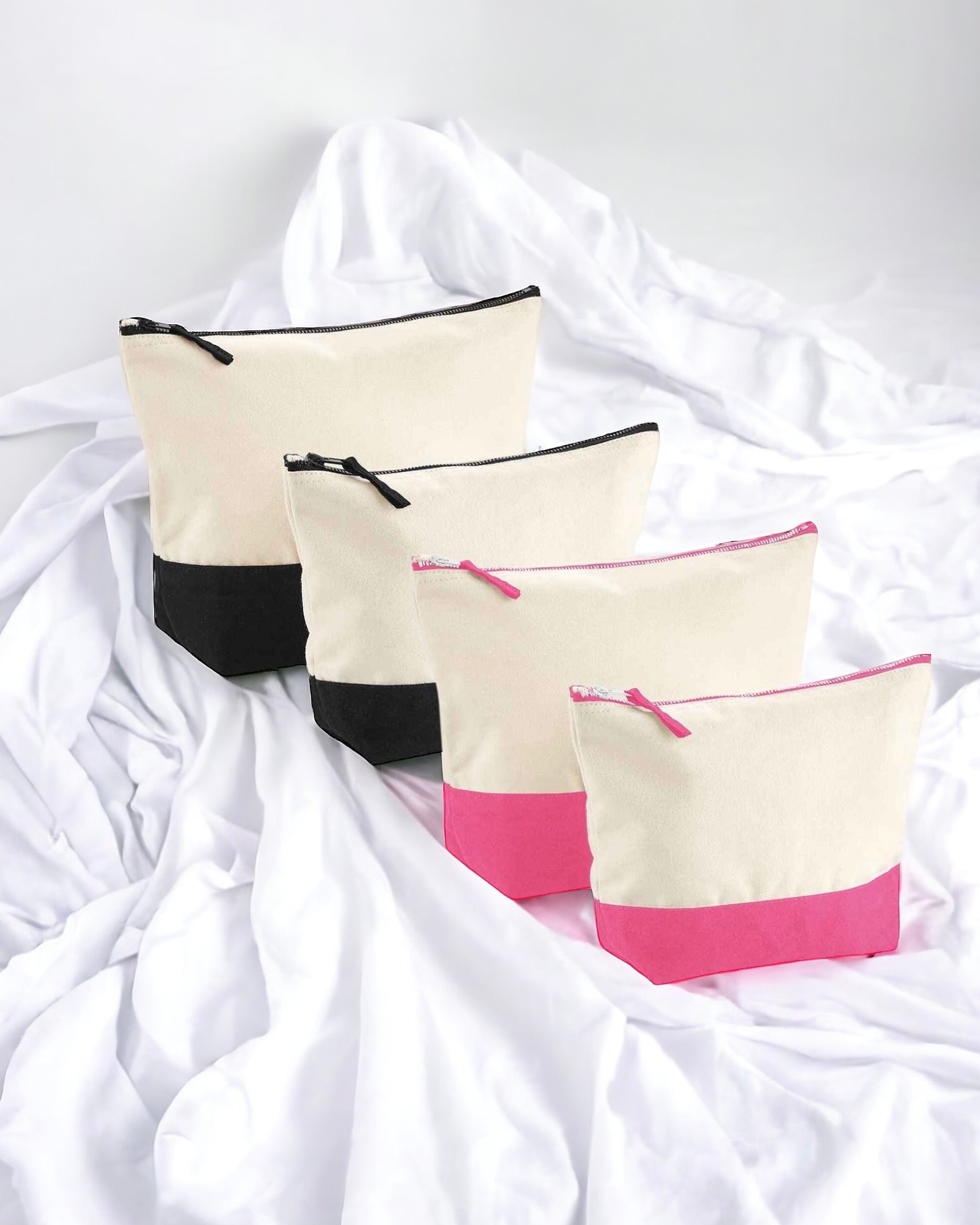 DIPPED BASE ACCESSORY BAG