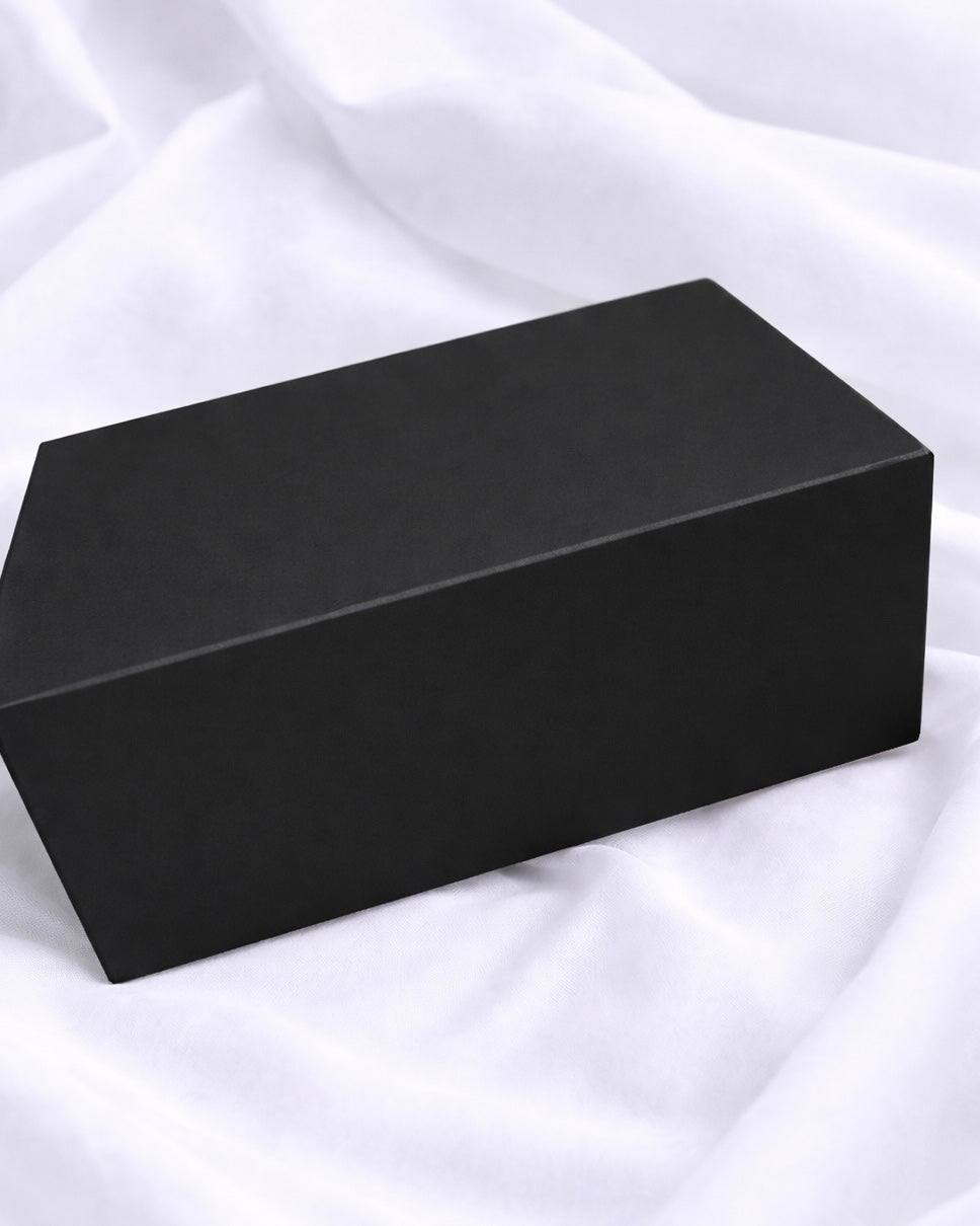 DEEP BLACK MAGNETIC GIFT BOX