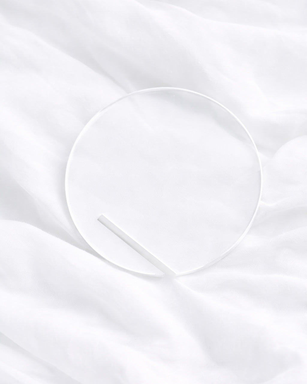 CLEAR ACRYLIC CIRCLE WINE GLASS CHARM