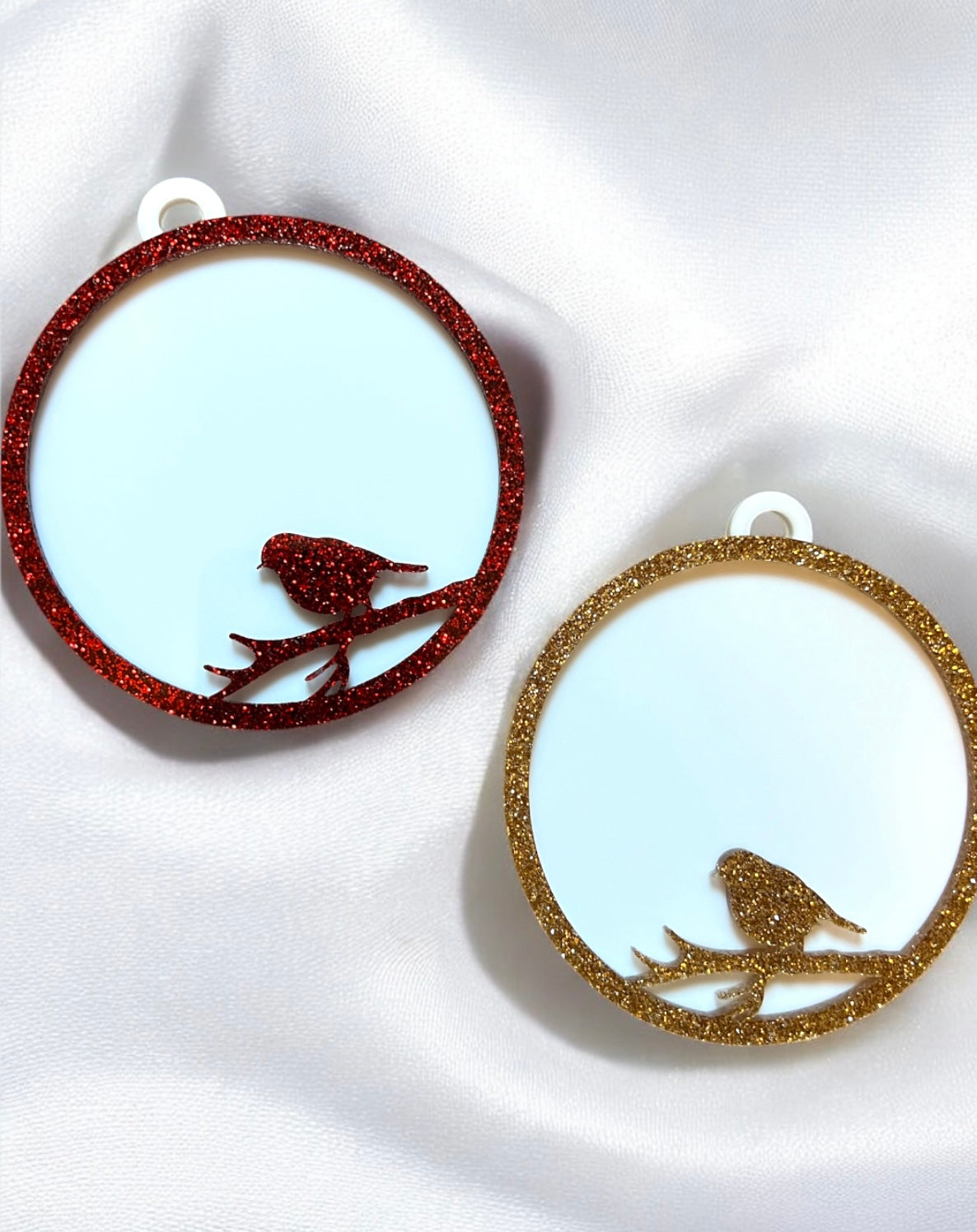 GLITTER ROBIN ACRYLIC BAUBLE