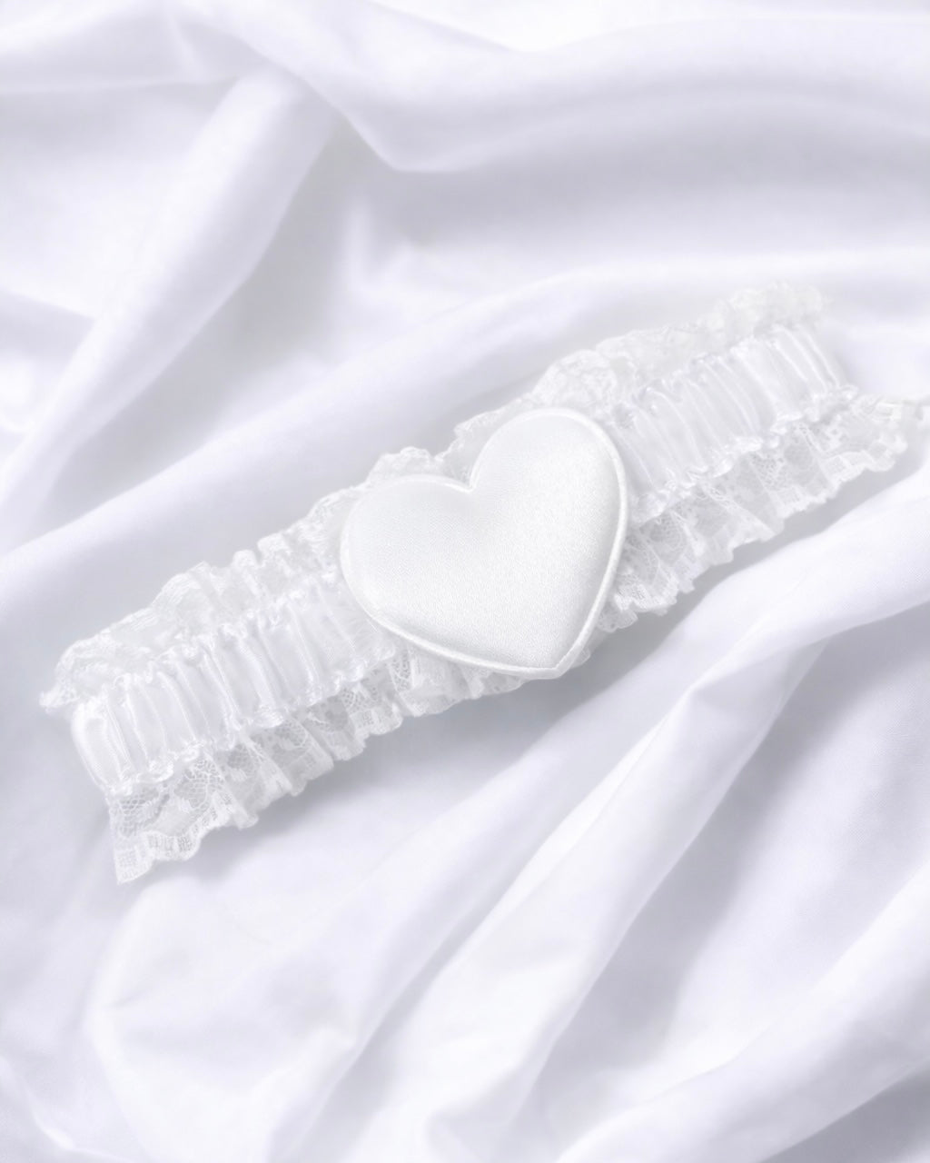 WHITE HEART GARTER