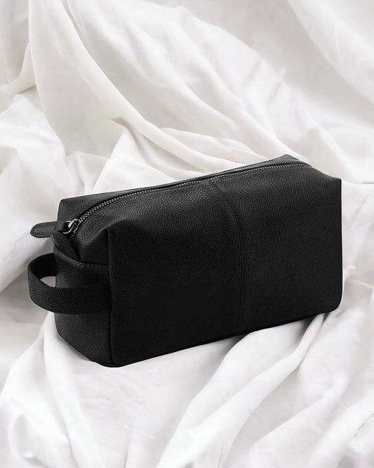 LEATHER LOOK WASH BAG