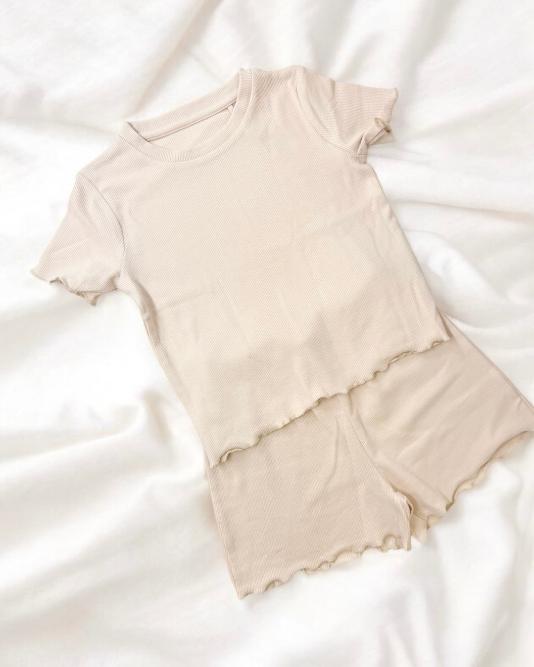 CLEARANCE - NUDE RIBBED T-SHIRT & SHORTS SET